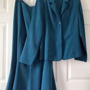Metrostyle Teal Women's Skirt Set